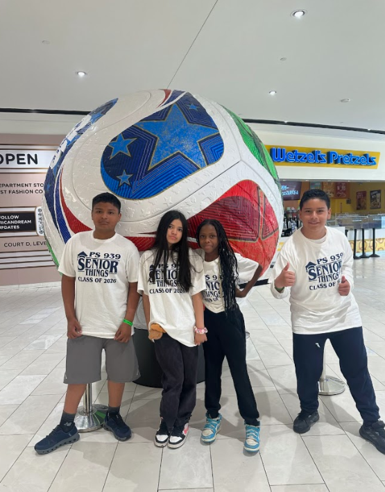 5th graders on their senior trip to Nickelodeon Universe.