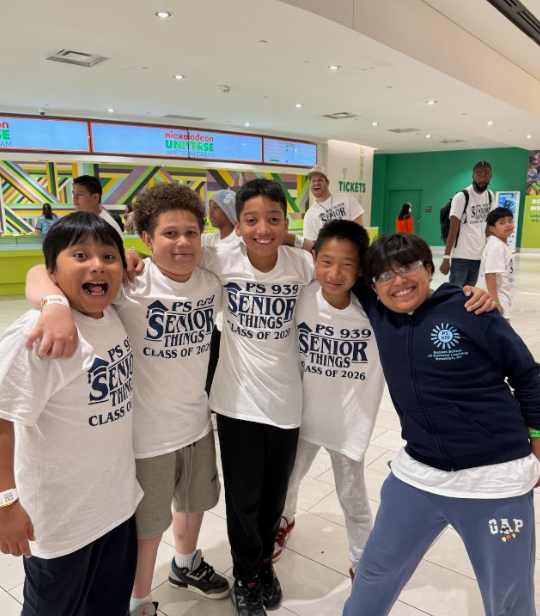5th graders on their senior trip to Nickelodeon Universe.