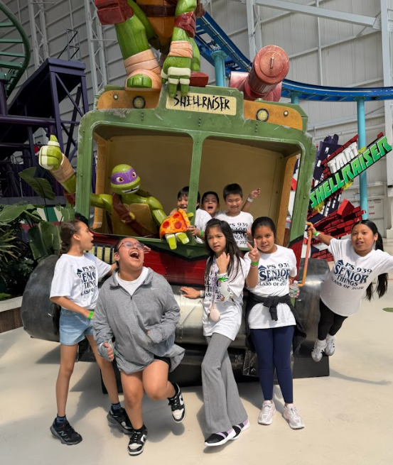 5th graders on their senior trip to Nickelodeon Universe.