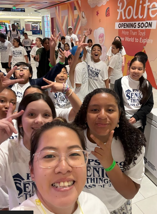 5th graders on their senior trip to Nickelodeon Universe.